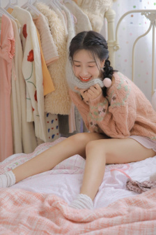 美女喂奶